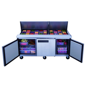 Dukers DSP72-30M-S3, mesa de preparación de ensalada de tres puertas de 72" (Mega Top), dimensiones: 48" x 31½" x 45"