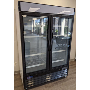 Valpro VP2R-48HC Refrigerador exhibidor de dos puertas de vidrio 48 pies cúbicos