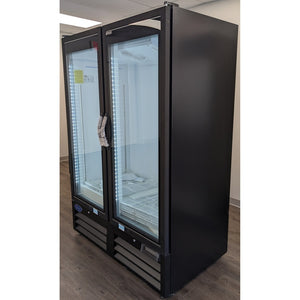 Valpro VP2R-48M Refrigerador exhibidor con dos puertas de vidrio completas 48 pies cúbicos